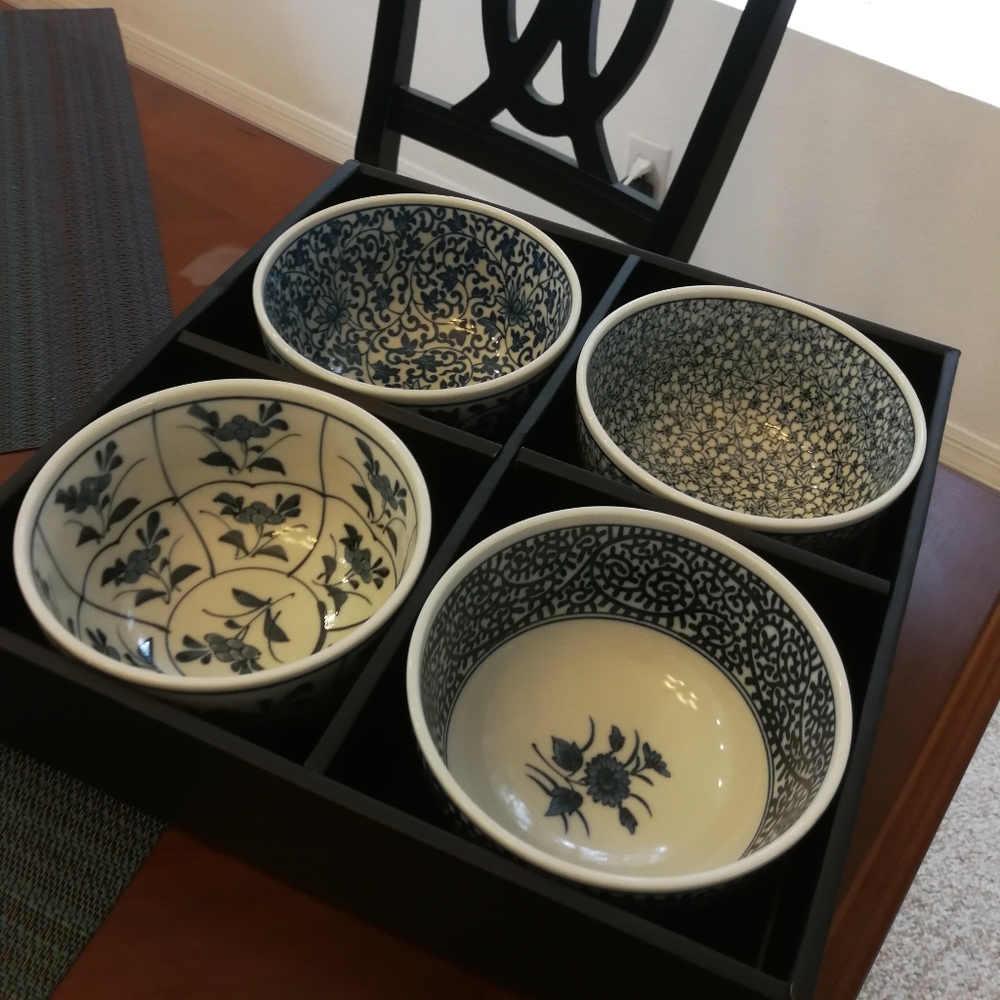 Blue ceramic bowls (set of 4)